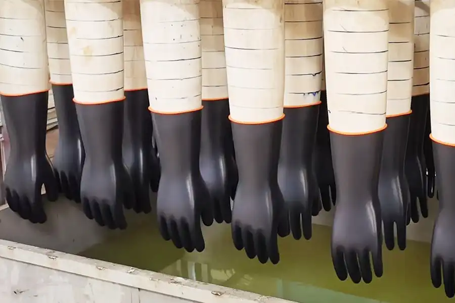 Rubber Gloves Production Line(5) - Dip into the liquid rubber pool second time